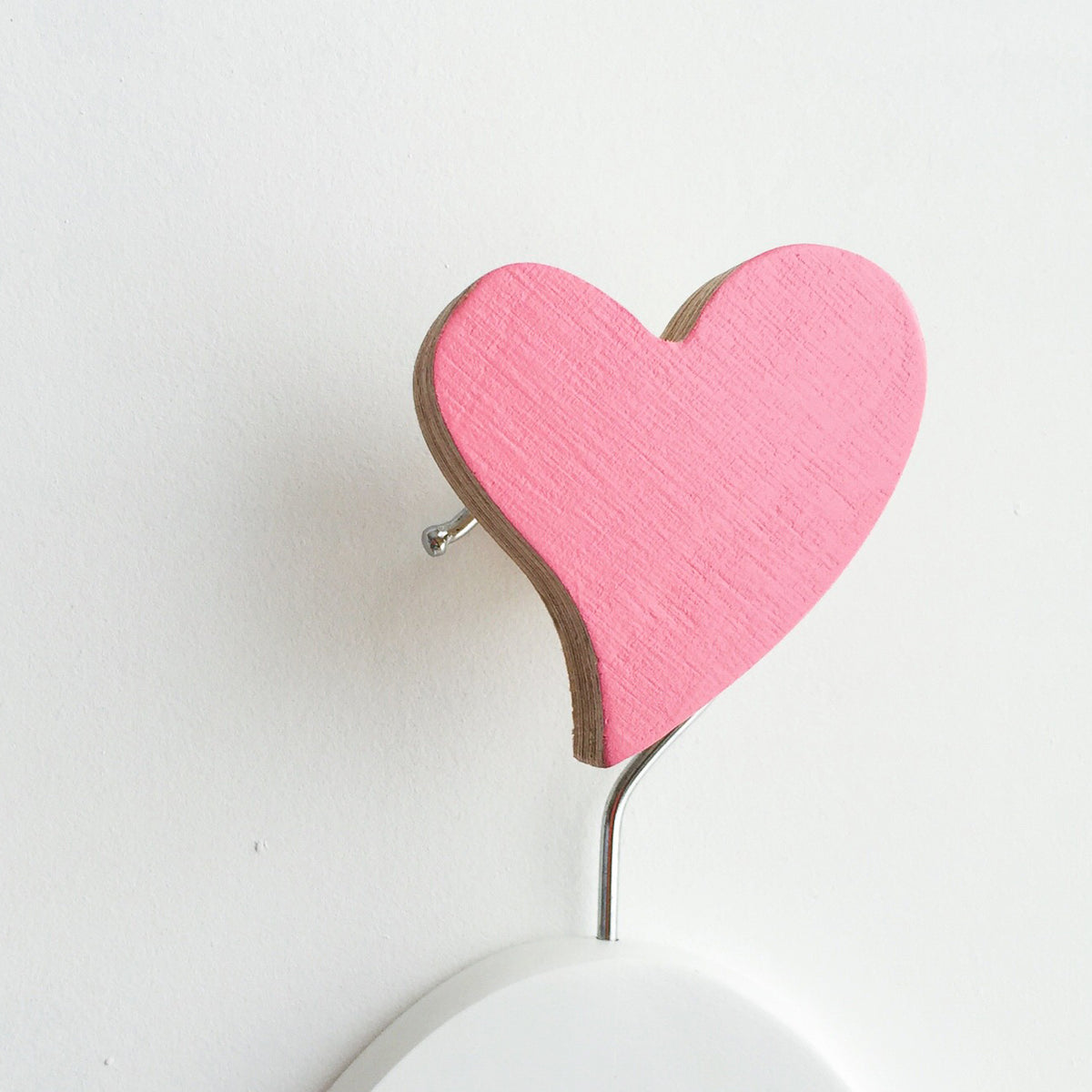 knobbly. heart wall hook pretty in pink