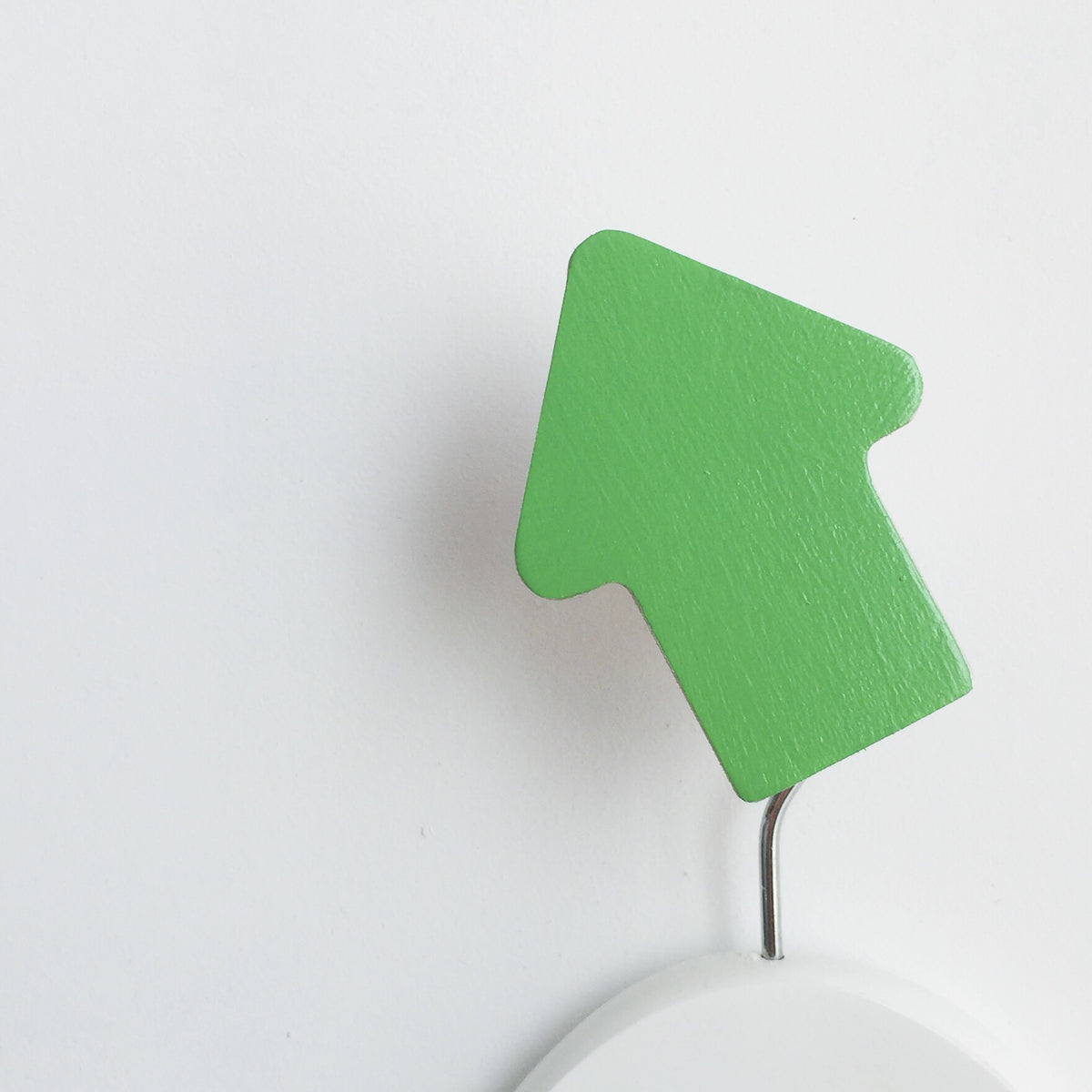 knobbly. arrow wall hook apple green