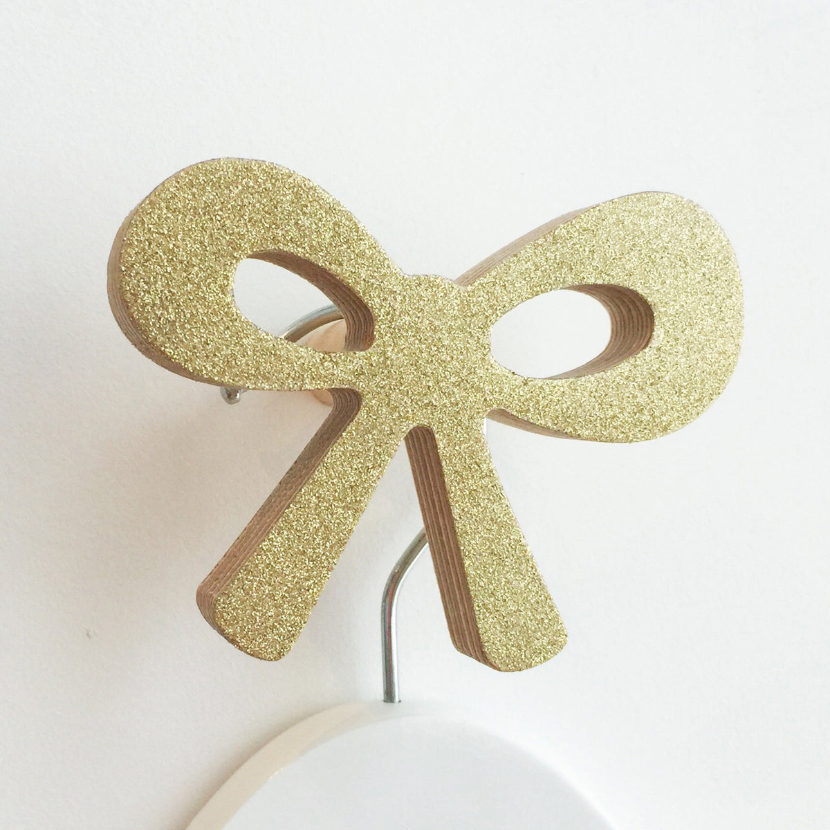 knobbly. ribbon bow wall hook gold glitter