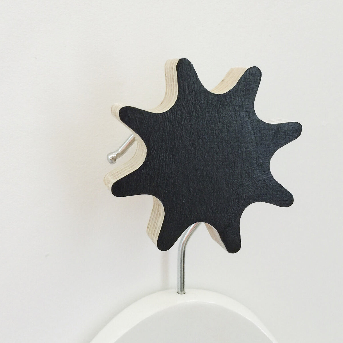 knobbly. sunburst wall hook black